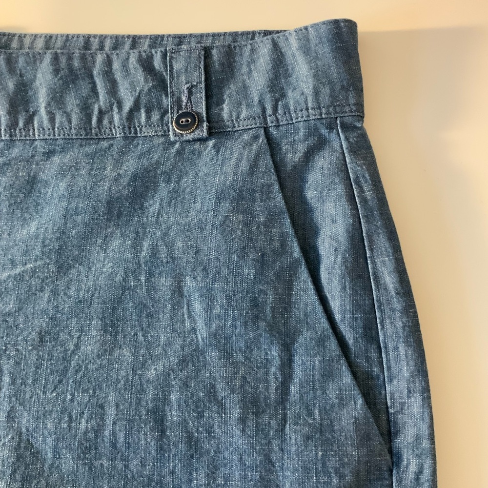 Isaac Mizrahi Denim Blue Women's Shorts NWT - Picture 3 of 7